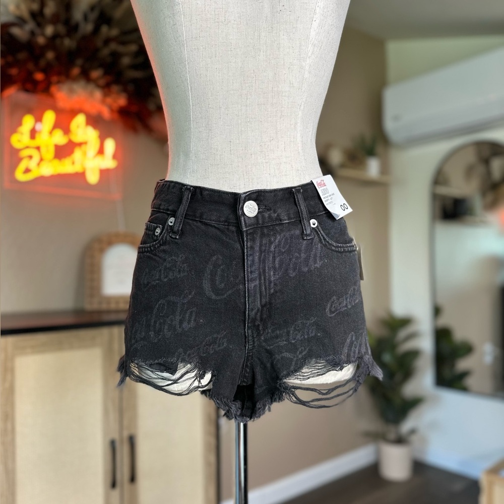 Coca-Cola® By Aéropostale Logo Vintage High-Rise Denim Shorty Shorts 00